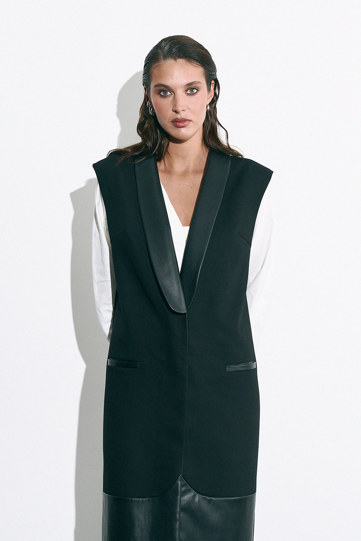 Жилет Caelis чорний